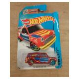 HOT WHEELS MIB 67 MINI VAN 2013