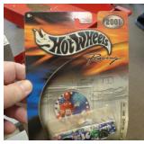 HOT WHEELS MIB NASCAR 2000