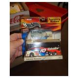 HOT WHEELS MIB NASCAR 2002