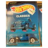 HOT WHEELS CLASSICS MIB CADDY 1988