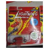 JOHNNY LIGHTNING MIB 32 ROADSTER 1993