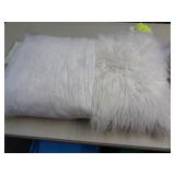 FLUFFY PILLOW