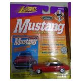 JOHNNY LIGHTNING MIB MUSTANG 1999