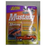 JOHNNY LIGHTNING MIB MUSTANG 1999