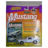 JOHNNY LIGHTNING MIB MUSTANG 1999