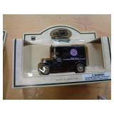 CHEVRON CAR MIB PEARL OIL VAN