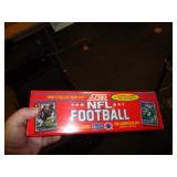 SEALED 1990 NFL FOOTBALL CARDS