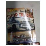 HOT WHEELS MIB 62 CHEVY PKUP 2017