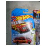 HOT WHEELS MIB DATSUN S/W 2017