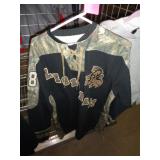 PULLOVER "HAS A BURN HOLE IN FRONT" SZ LG / RK