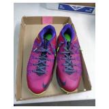 MENS NIKE LEBRON SZ 9.5