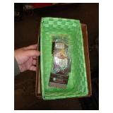 BASKET W PAPER CLIPS