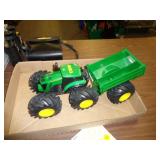 JOHN DEERE TOY