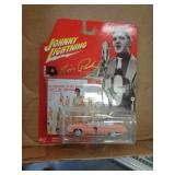 JOHNNY LIGHTNING MIB ELVIS 73 CADILLAC 2005