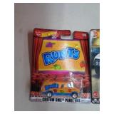 HOT WHEELS MIB GMC PANEL VAN 2017