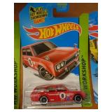 HOT WHEELS MIB - 71 DATSUN 2013