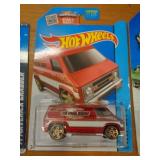 HOT WHEELS MIB - SUPER VAN 2013