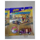 JOHNNY LIGHTNING MIB ROOT BEER WAGON 1996