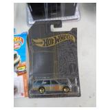 HOT WHEELS MIB 71 DATSUN 2/6 2018