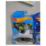 HOT WHEELS MIB CADILLAC 8/10 2017