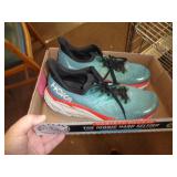 HOKA SZ 9D