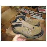 HIKING BOOTS NO STRINGS SZ 9.5