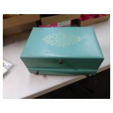 JEWELRY BOX W COSTUME JEWELRY