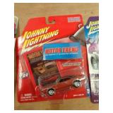 JOHNNY LIGHTNING MIB 68 DODGE CHARGER 2004