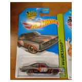 HOT WHEELS MIB - 68 BARRACUDA 2013