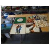 RECORDS - RIGHT CORNER EMPTY ALBUMS