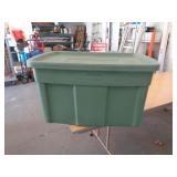 RUBBERMAID 31GAL TOTE W LID / UT