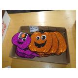 9 -  HALLOWEEN DECOR