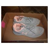 UNDER ARMOR SZ 5