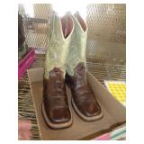 DAN POST BOOTS SZ 9M