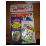 VINTAGE BASEBALL CARD COLLECTOR PACK
