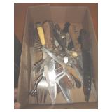 KITCHEN KNIVES & UTENSILS
