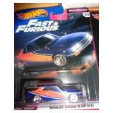 HOT WHEELS MIB NISSAN (PLASTIC BROKE) 2017