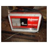 BATTERY CHARGER / G