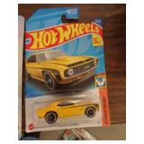 HOT WHEELS MIB 69 CAMARO 2021