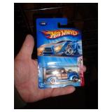 HOT WHEELS MIB 40