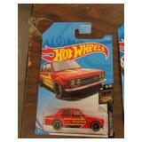 HOT WHEELS MIB 71 DATSUN 2017
