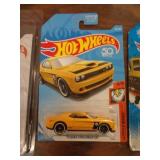 HOT WHEELS MIB 2015 CHALLENGER SRT 2017