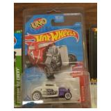 HOT WHEELS MIB 32 FORD / DAVES CUSTOMS 2020