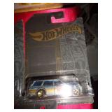 HOT WHEELS MIB 71 DATSUN 510 WAGON 2018