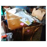 KITCHENETTE SIZE TABLE W 3 CHAIRS & LEAF / 1