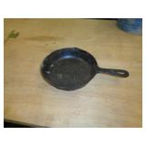 8' CAST IRON SKILLET