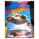 HOT WHEELS MIB DODGE CHARGER 2020