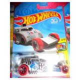 HOT WHEELS MIB ALTERED EGO 2017