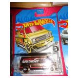 HOT WHEELS MIB - 77 DODGE VAN 2017