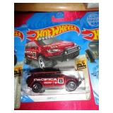 HOT WHEELS MIB -CHRYSLER PACIFICA 2017